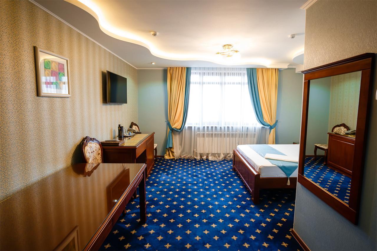 Salut Hotel Almaty Exterior foto