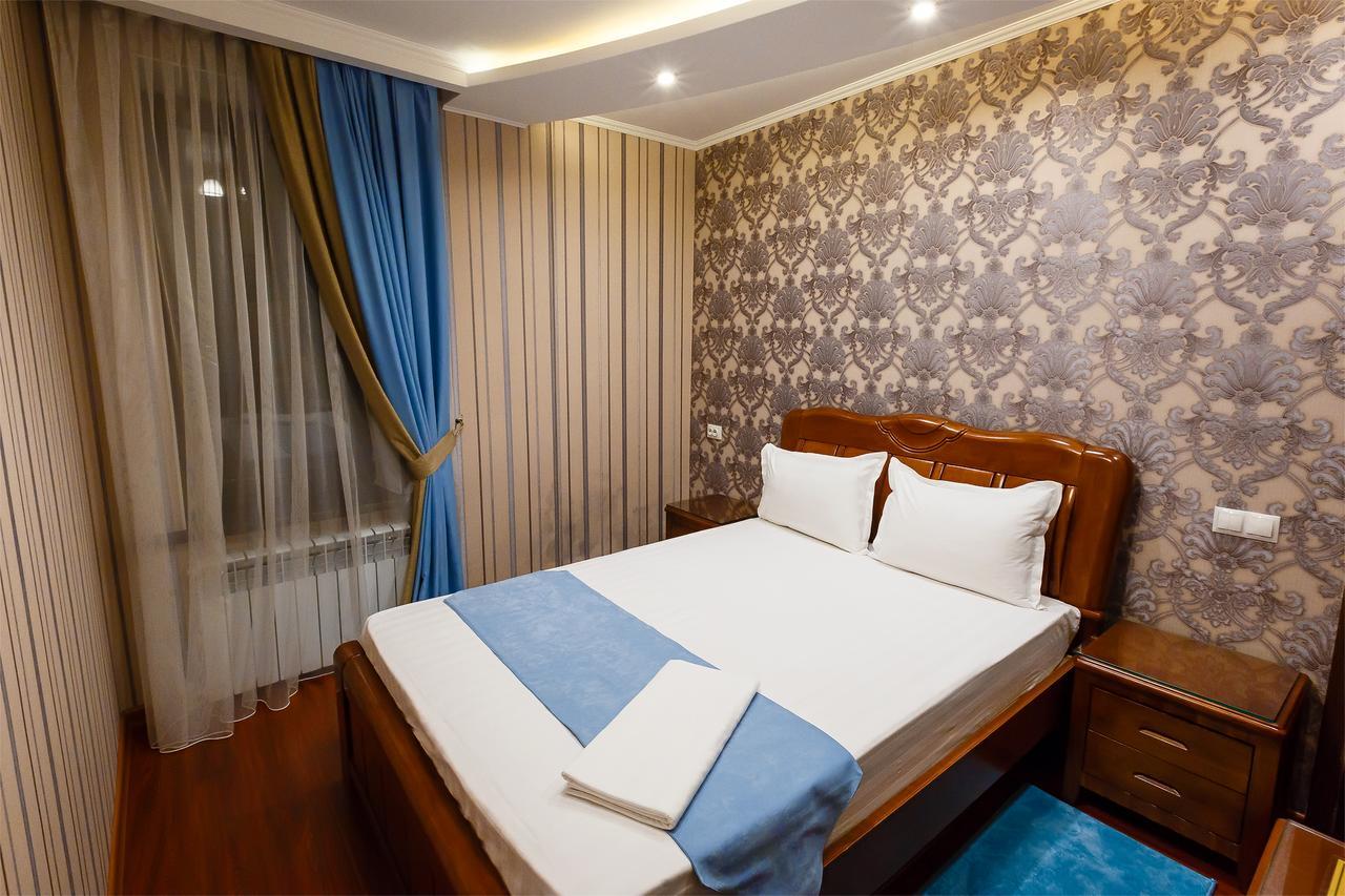 Salut Hotel Almaty Exterior foto