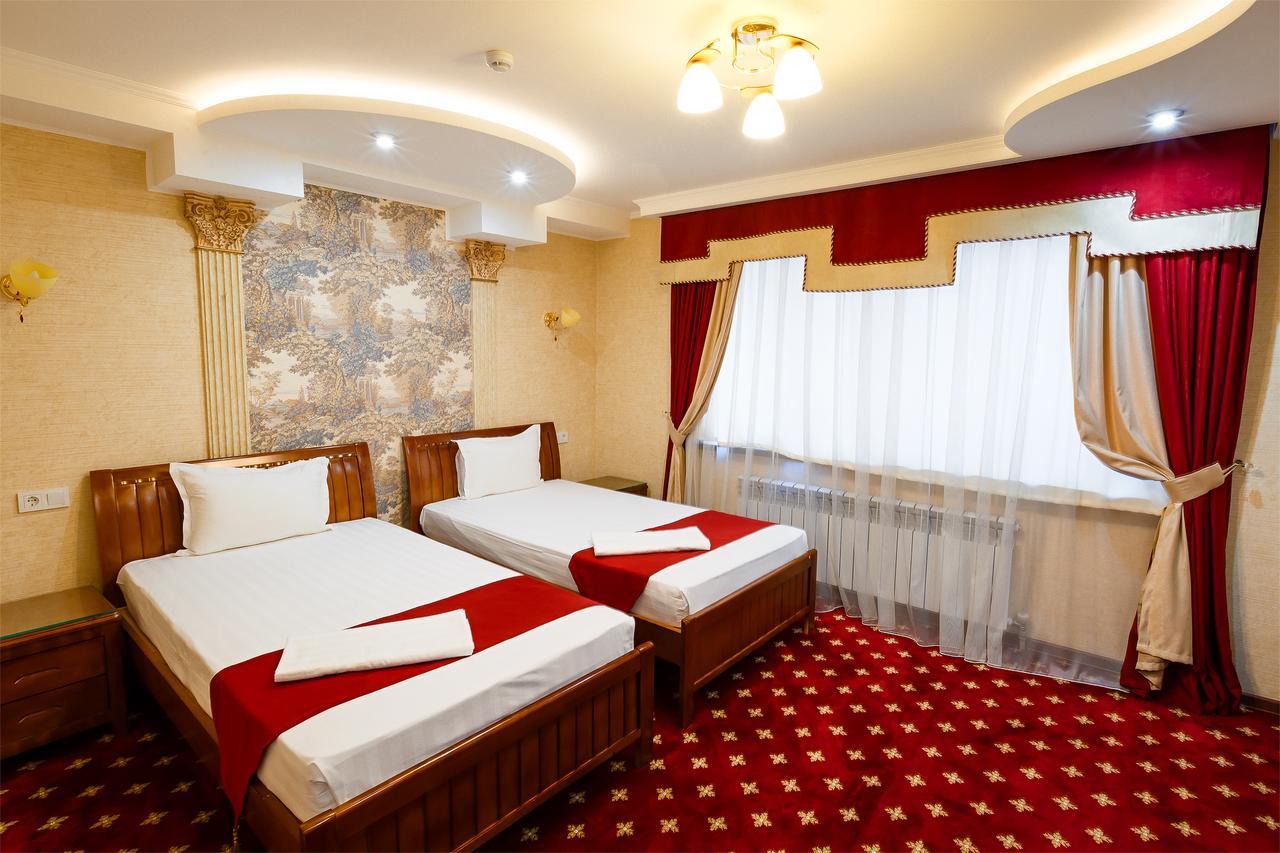 Salut Hotel Almaty Exterior foto